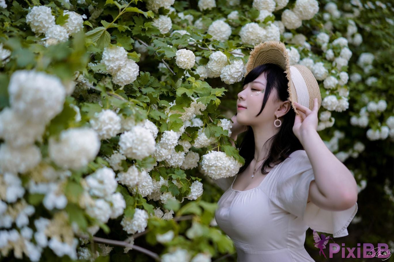 Cosplayer Pipi Nai is so cute hydrangeas PixiBB.COM 030
