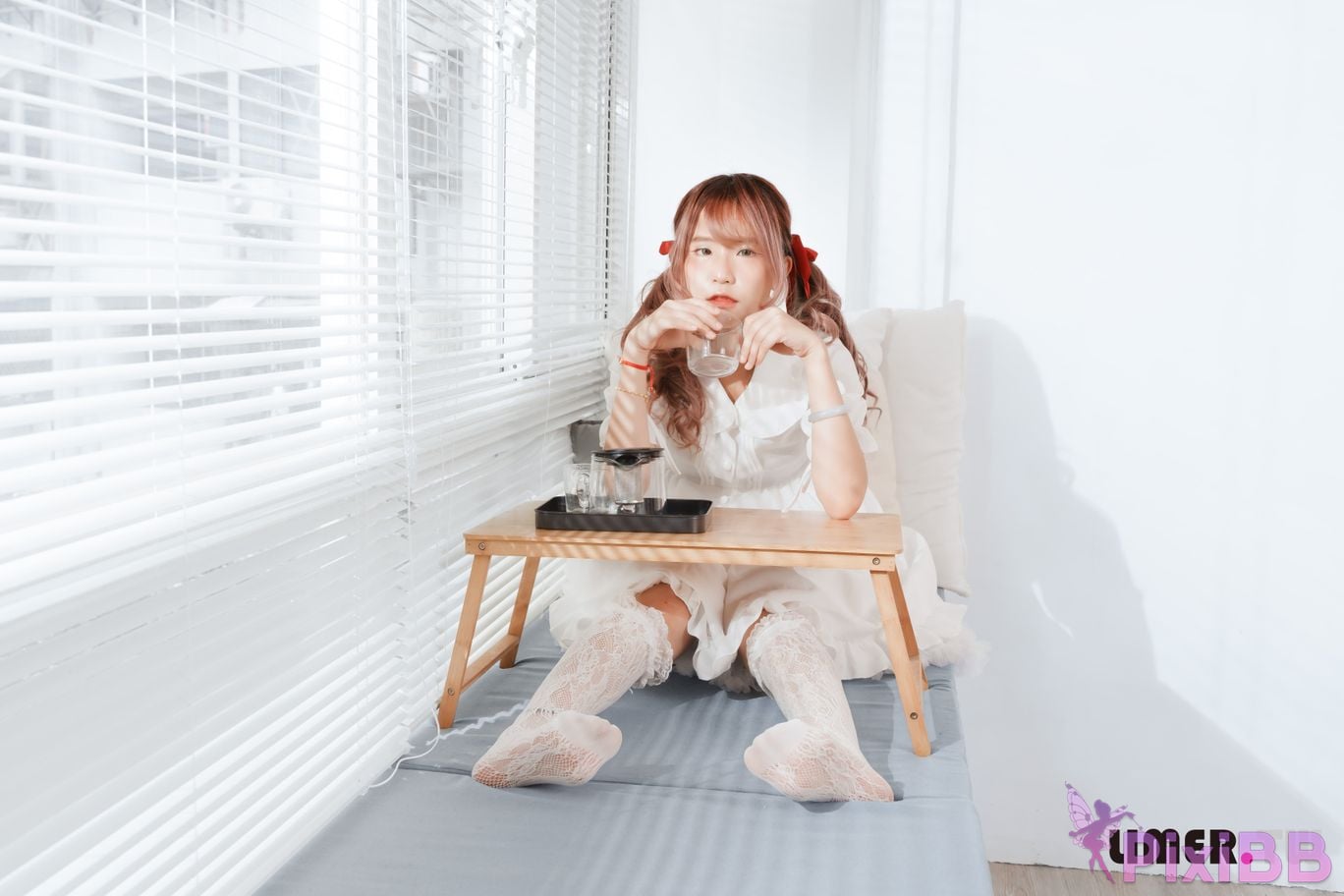 Limerence Original No.104 Lolita Ai tweeted her bare feet and played with the cream cake PixiBB.COM 010