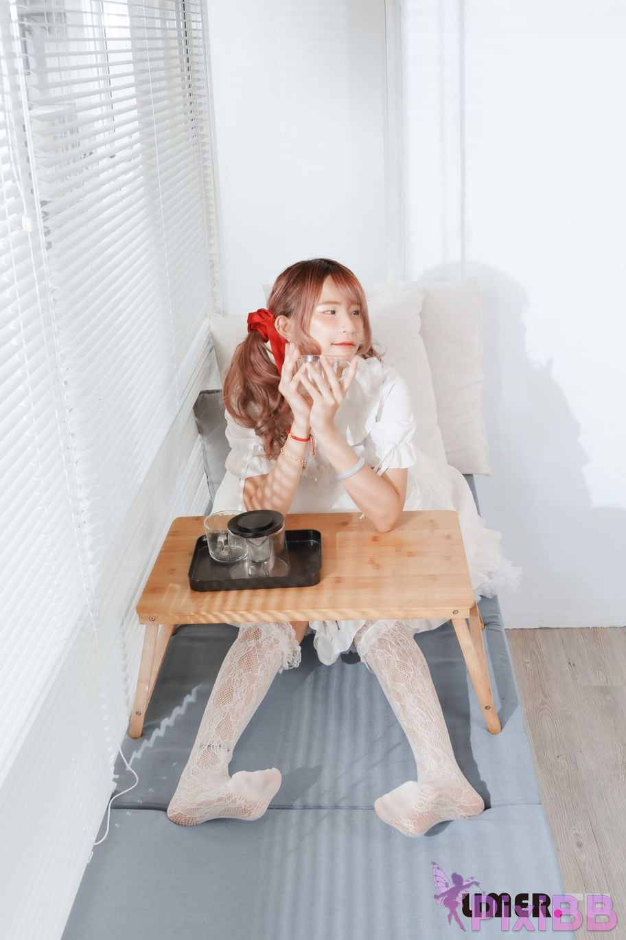 Limerence Original No.104 Lolita Ai tweeted her bare feet and played with the cream cake PixiBB.COM 013