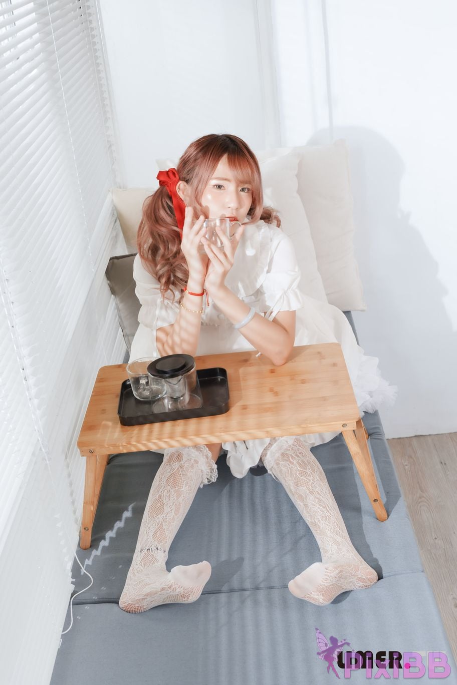 Limerence Original No.104 Lolita Ai tweeted her bare feet and played with the cream cake PixiBB.COM 014