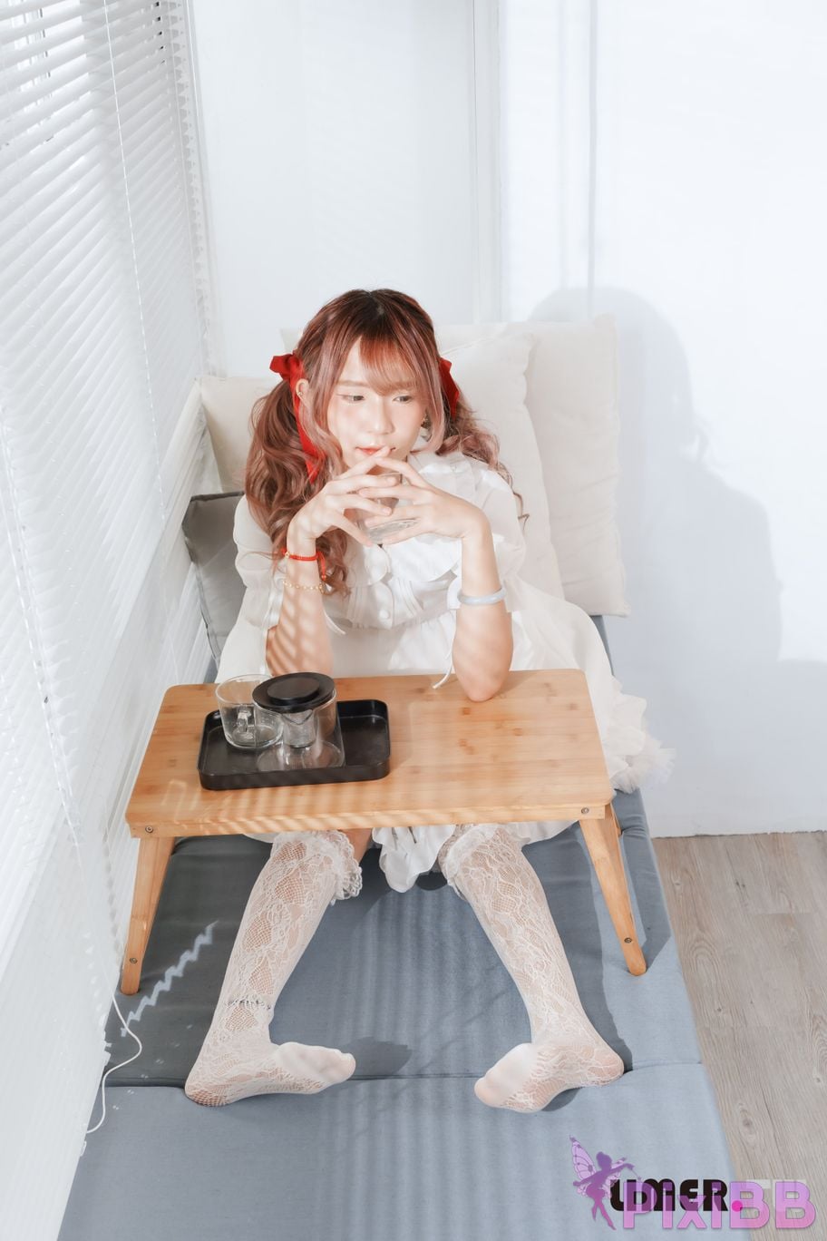 Limerence Original No.104 Lolita Ai tweeted her bare feet and played with the cream cake PixiBB.COM 015