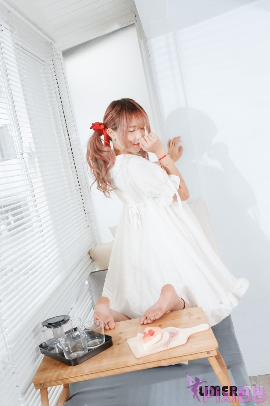 Limerence Original No.104 Lolita Ai tweeted her bare feet and played with the cream cake PixiBB.COM 073