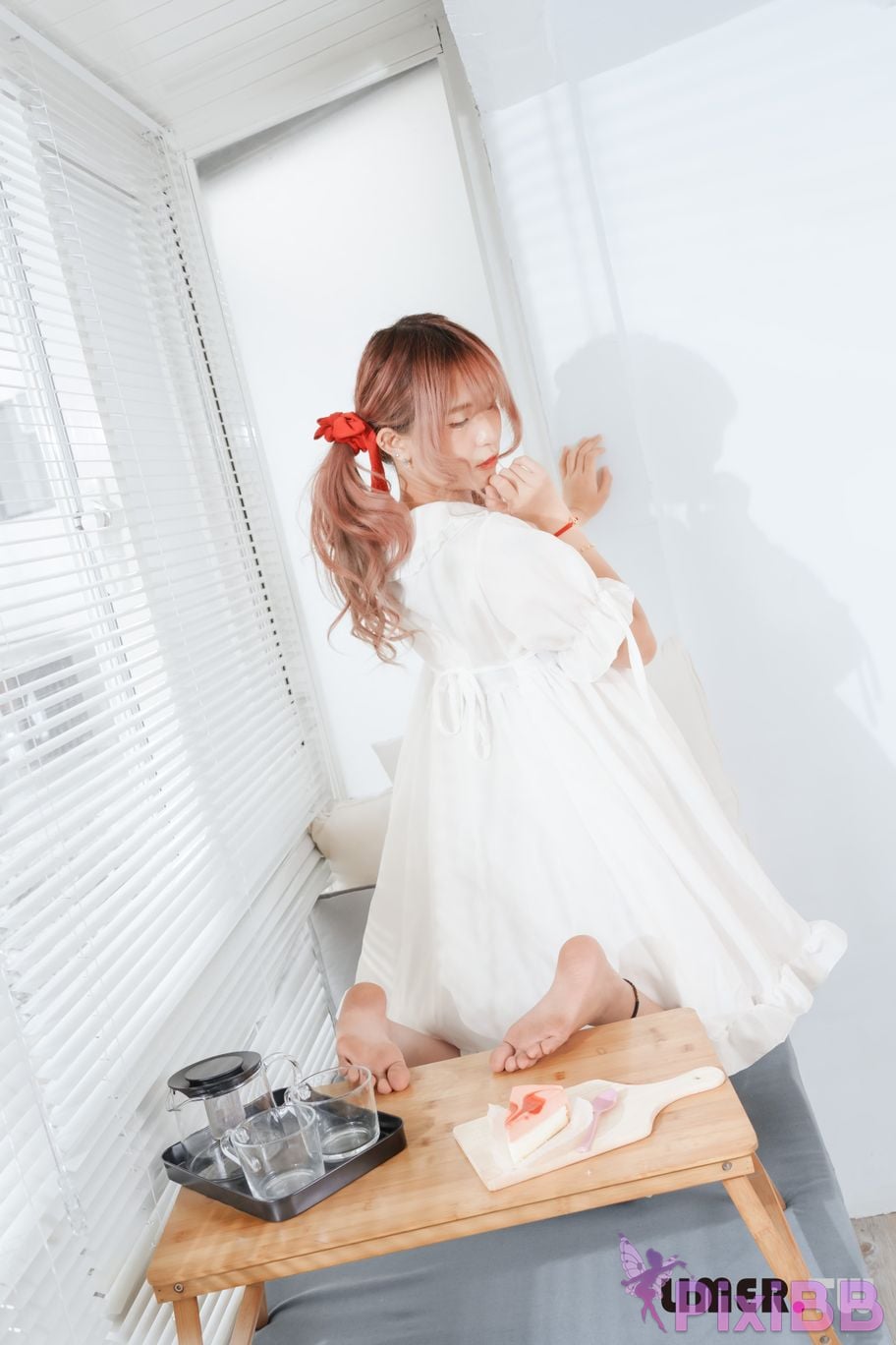 Limerence Original No.104 Lolita Ai tweeted her bare feet and played with the cream cake PixiBB.COM 074