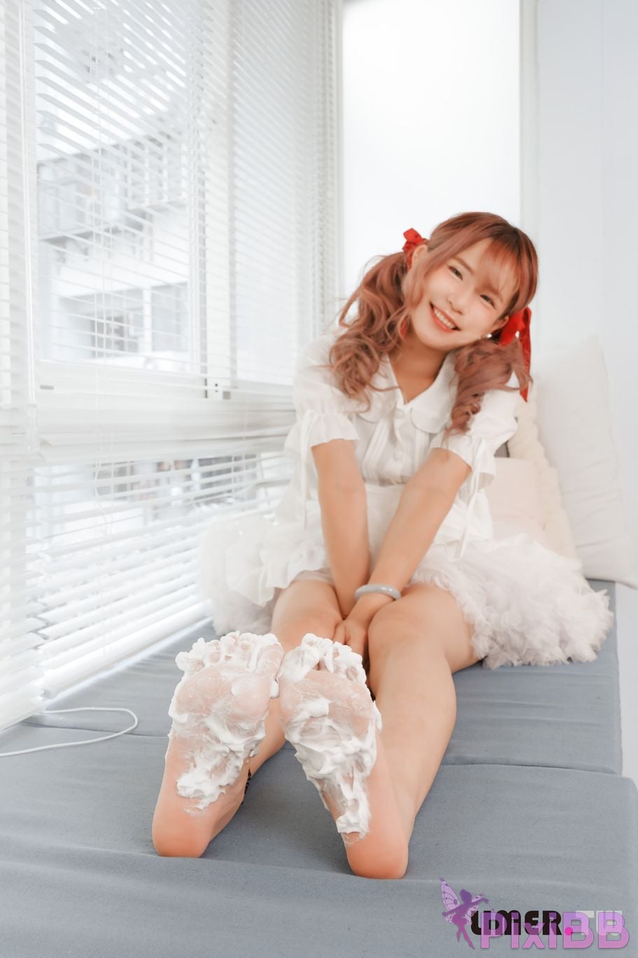 Limerence Original No.104 Lolita Ai tweeted her bare feet and played with the cream cake PixiBB.COM 113