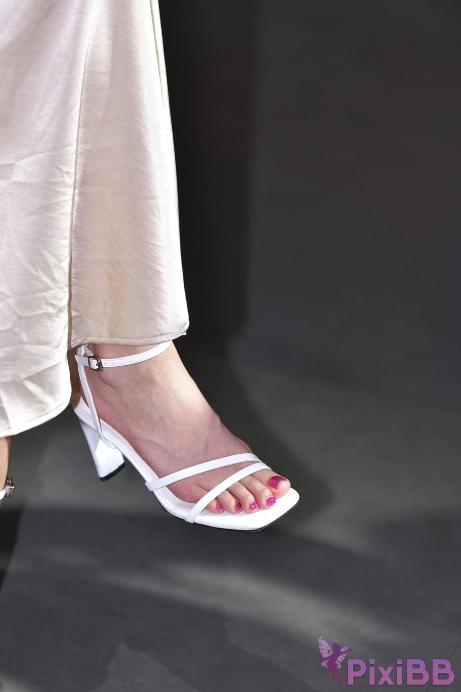 Featured Street Photography Works No.5389 Silk long skirt Zhou Zhoujiang PixiBB.COM 039