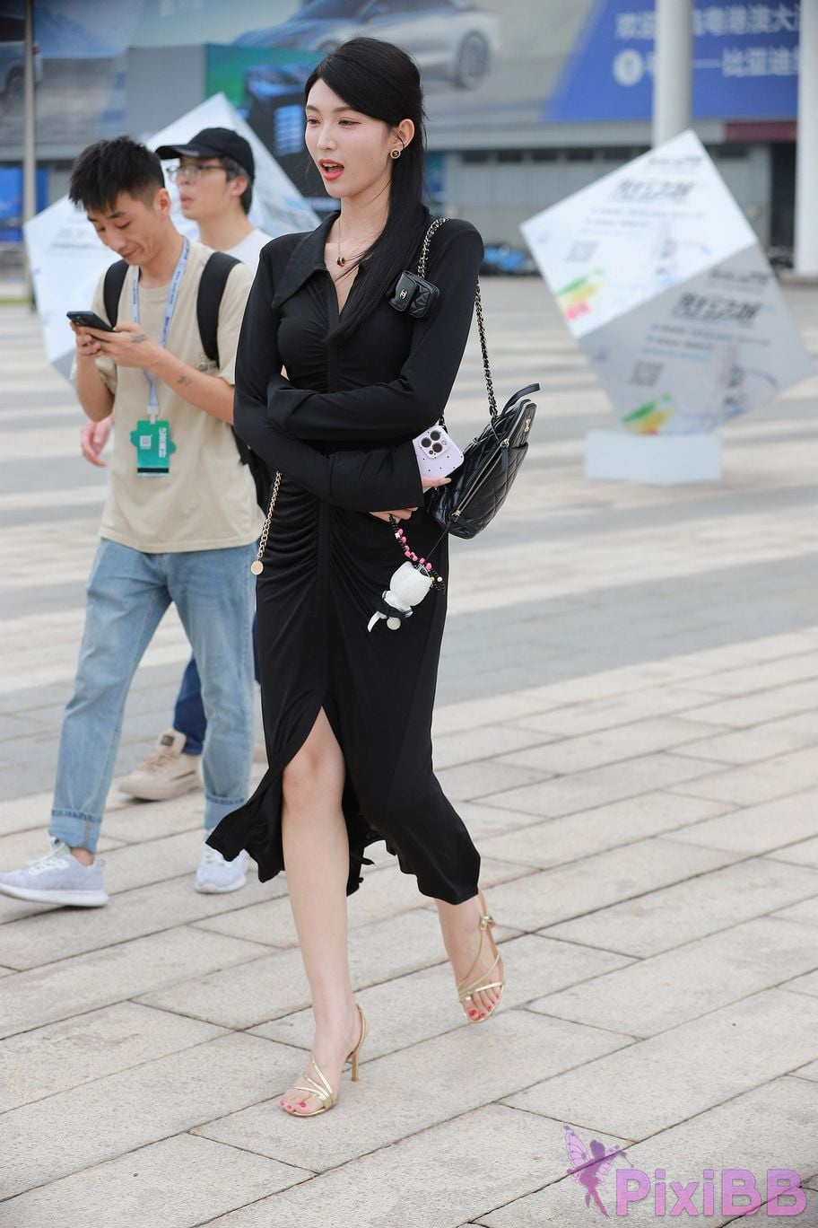 Featured Street Photography Works No.5386 black long skirt PixiBB.COM 002