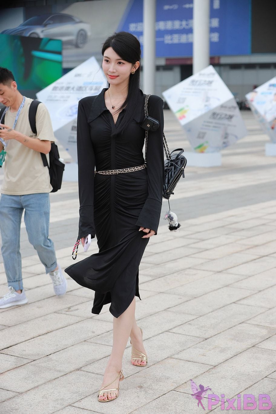 Featured Street Photography Works No.5386 black long skirt PixiBB.COM 007