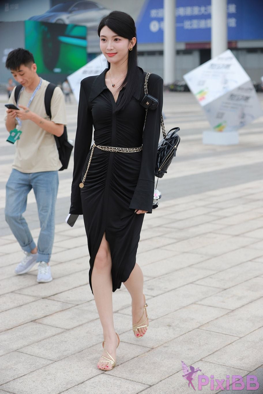 Featured Street Photography Works No.5386 black long skirt PixiBB.COM 009