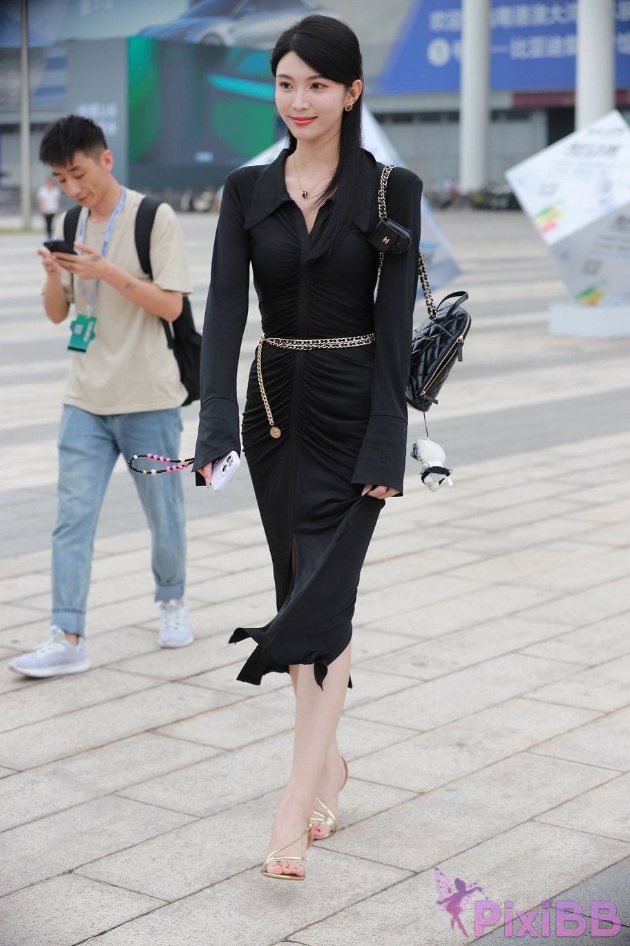 Featured Street Photography Works No.5386 black long skirt PixiBB.COM 010