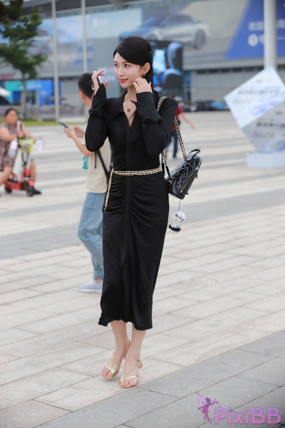 Featured Street Photography Works No.5386 black long skirt PixiBB.COM 016