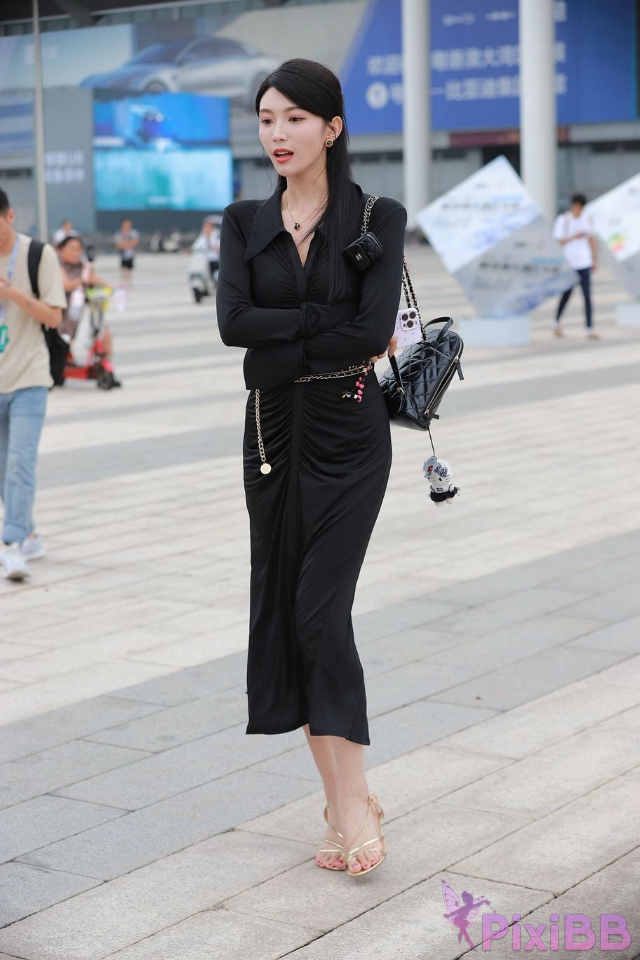 Featured Street Photography Works No.5386 black long skirt PixiBB.COM 023