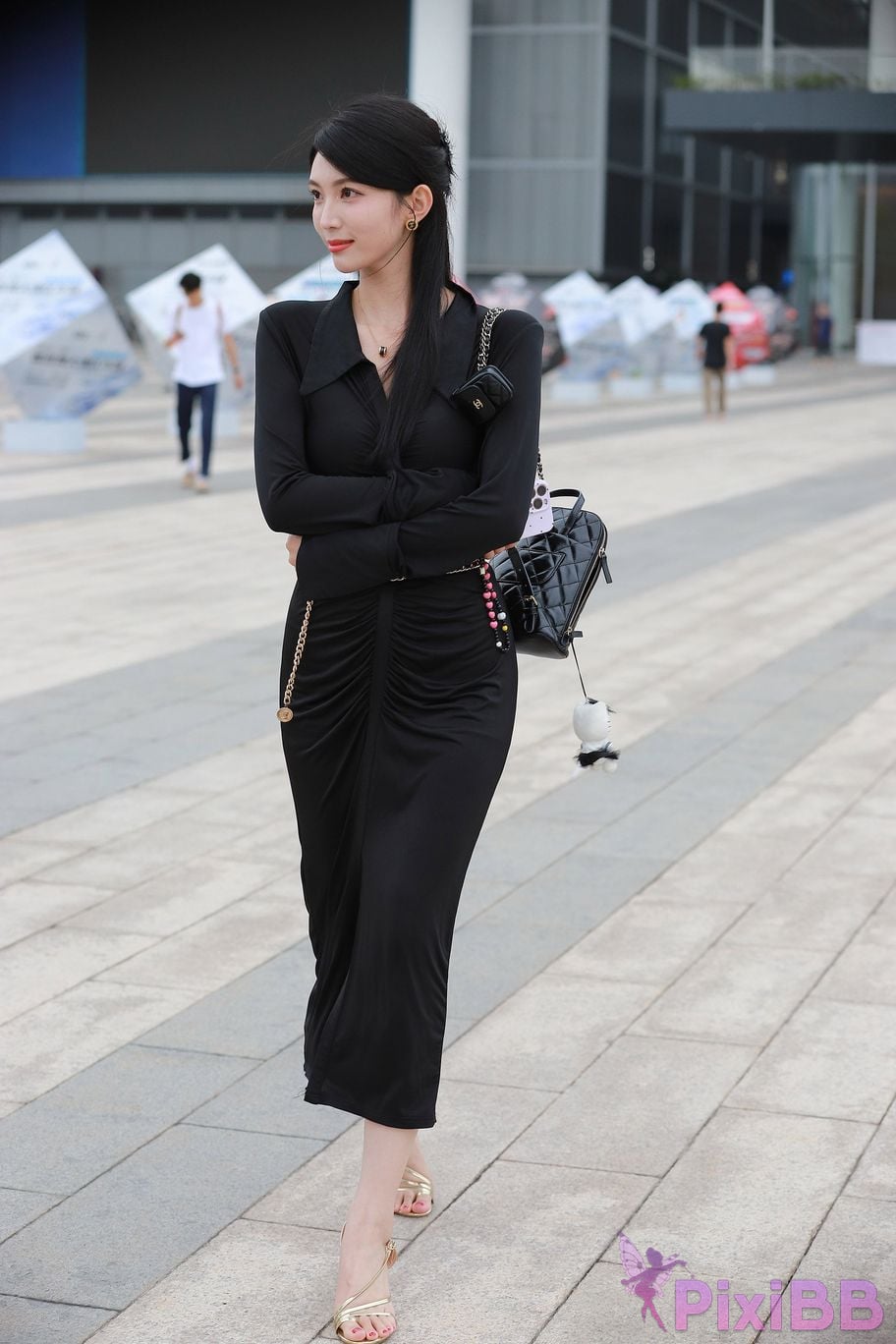 Featured Street Photography Works No.5386 black long skirt PixiBB.COM 029