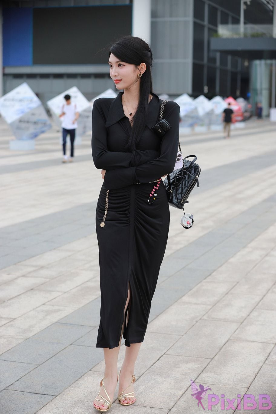 Featured Street Photography Works No.5386 black long skirt PixiBB.COM 031