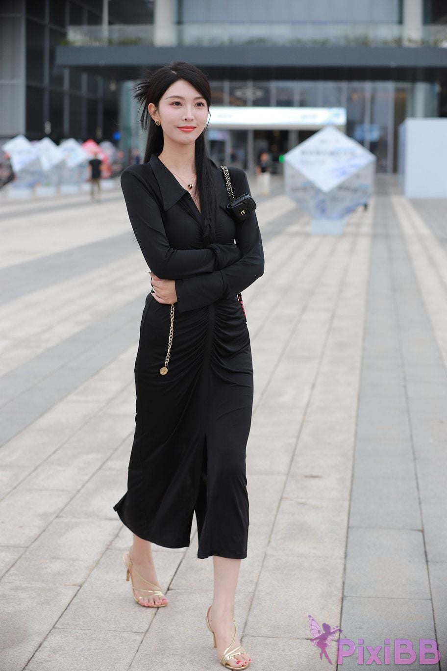 Featured Street Photography Works No.5386 black long skirt PixiBB.COM 037