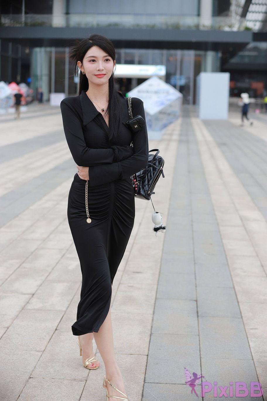 Featured Street Photography Works No.5386 black long skirt PixiBB.COM 041