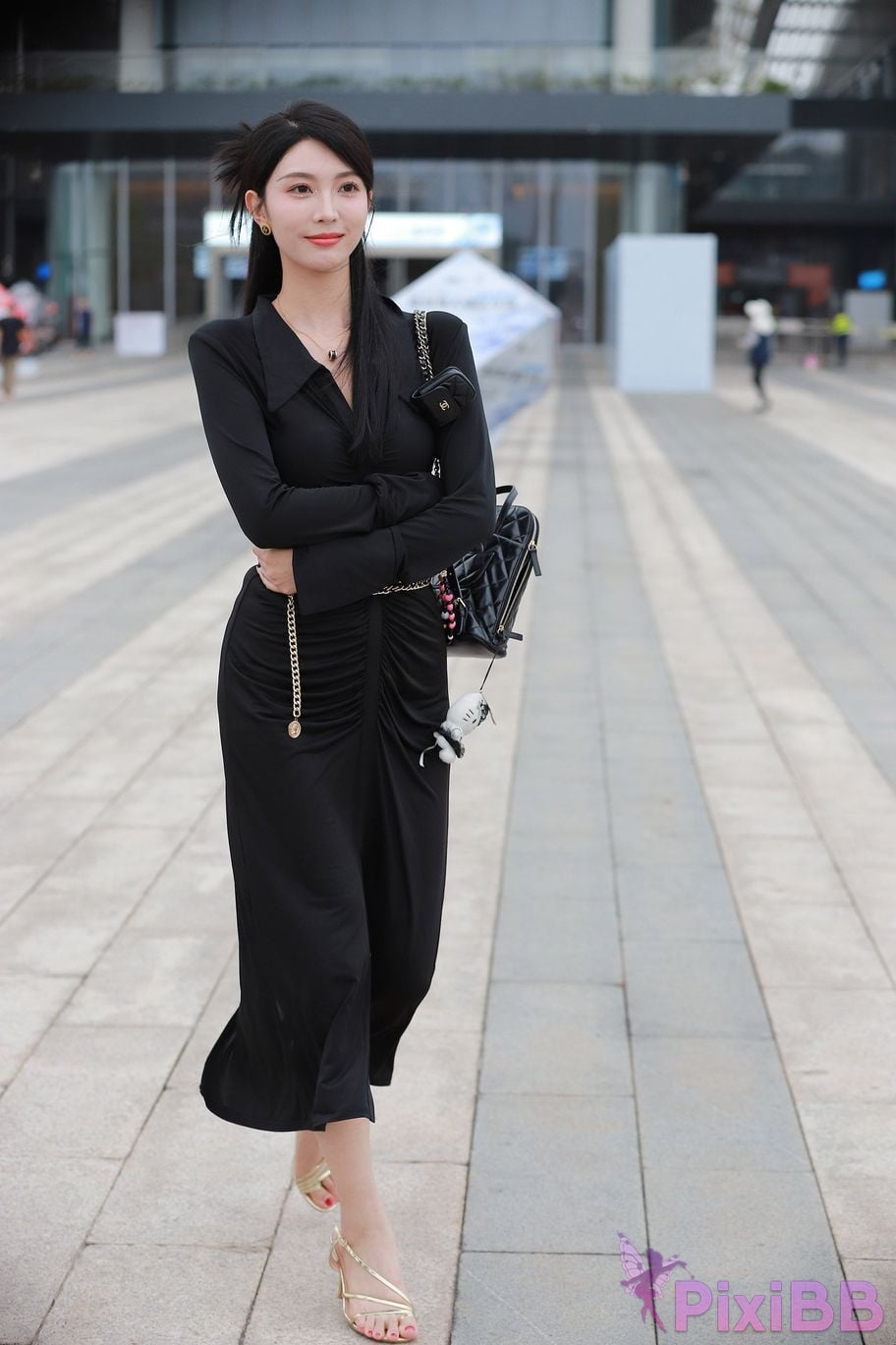 Featured Street Photography Works No.5386 black long skirt PixiBB.COM 042