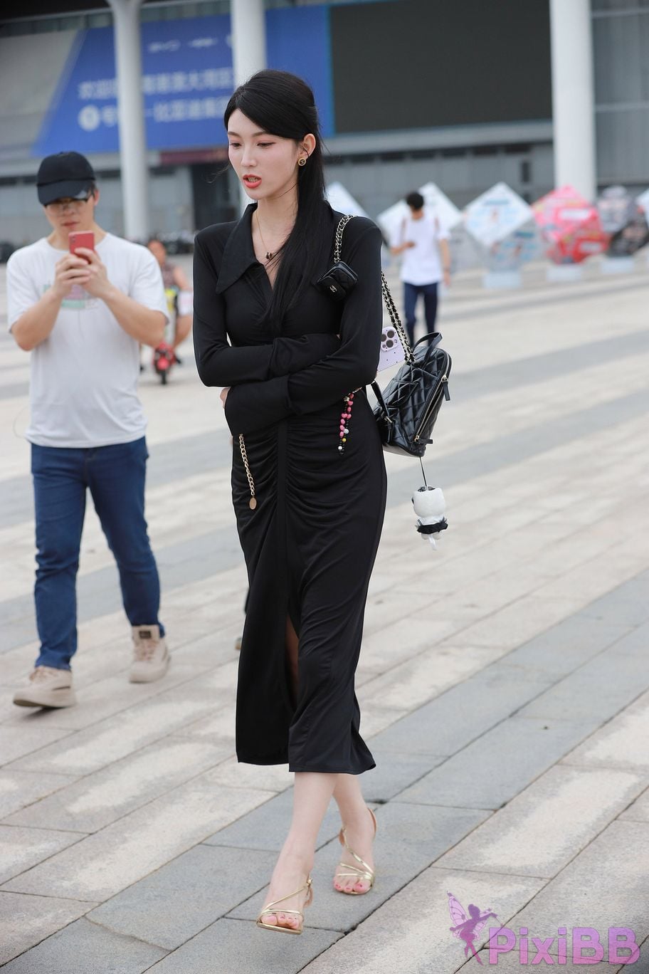 Featured Street Photography Works No.5386 black long skirt PixiBB.COM 044