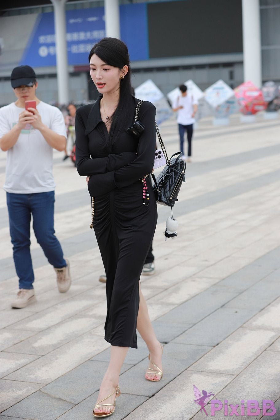 Featured Street Photography Works No.5386 black long skirt PixiBB.COM 045