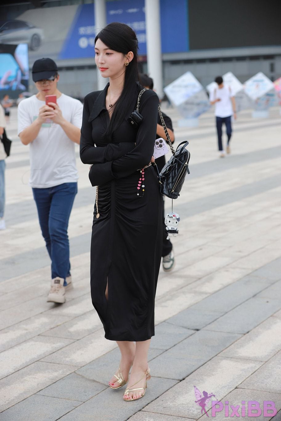 Featured Street Photography Works No.5386 black long skirt PixiBB.COM 047