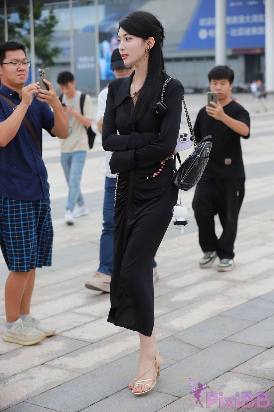 Featured Street Photography Works No.5386 black long skirt PixiBB.COM 048