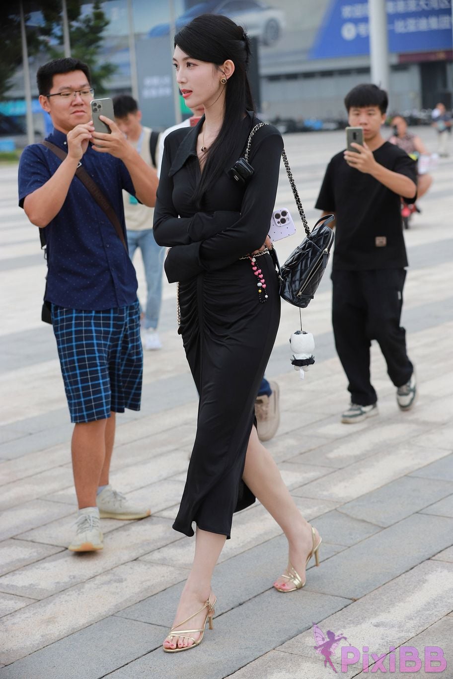 Featured Street Photography Works No.5386 black long skirt PixiBB.COM 050