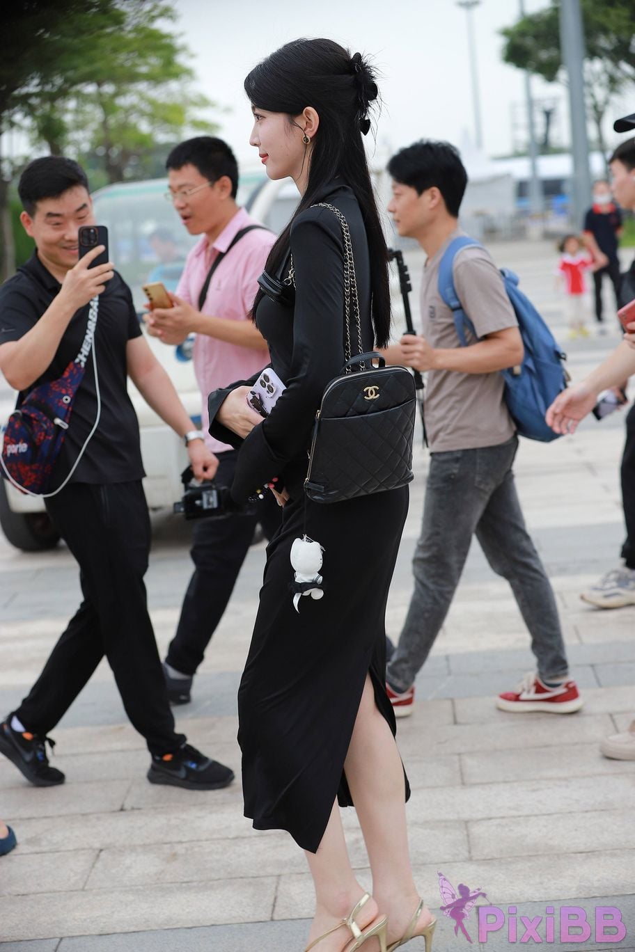 Featured Street Photography Works No.5386 black long skirt PixiBB.COM 052