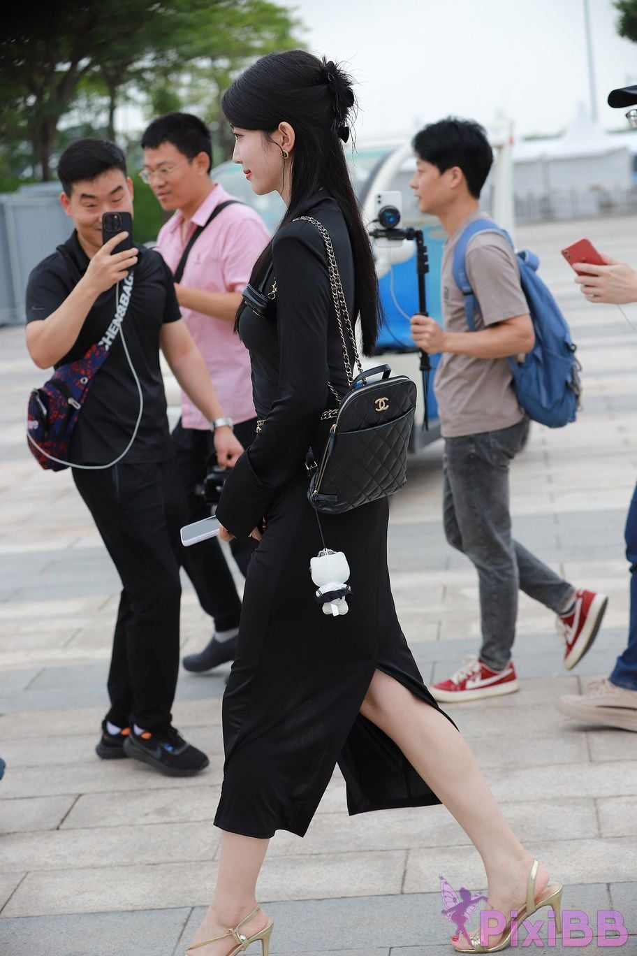 Featured Street Photography Works No.5386 black long skirt PixiBB.COM 054