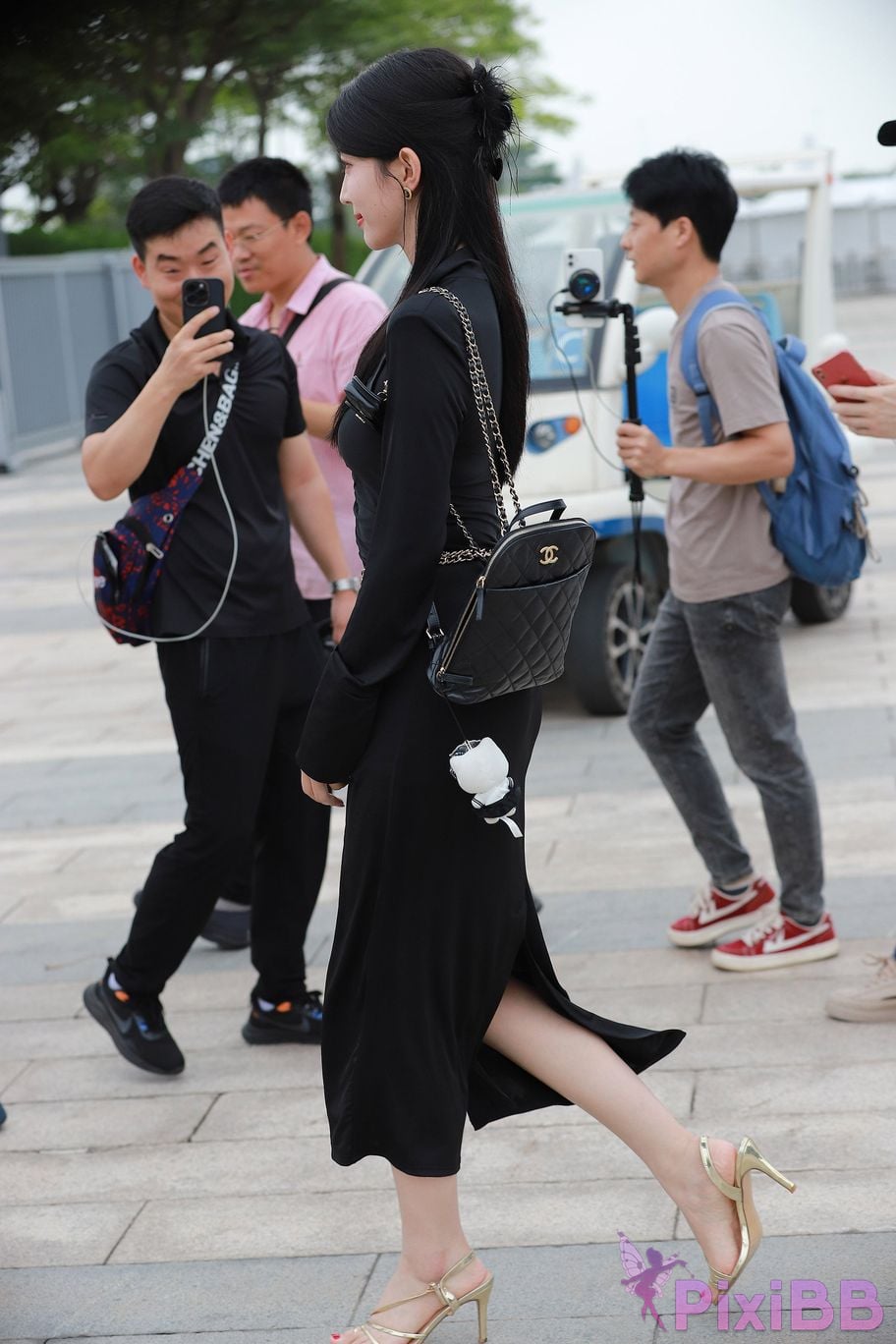 Featured Street Photography Works No.5386 black long skirt PixiBB.COM 055