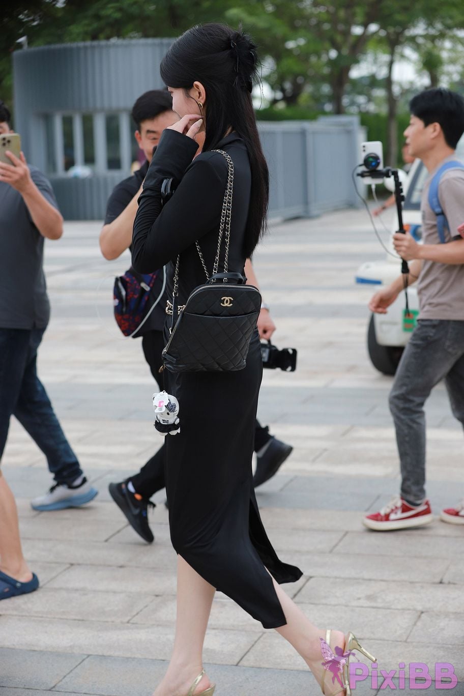 Featured Street Photography Works No.5386 black long skirt PixiBB.COM 056