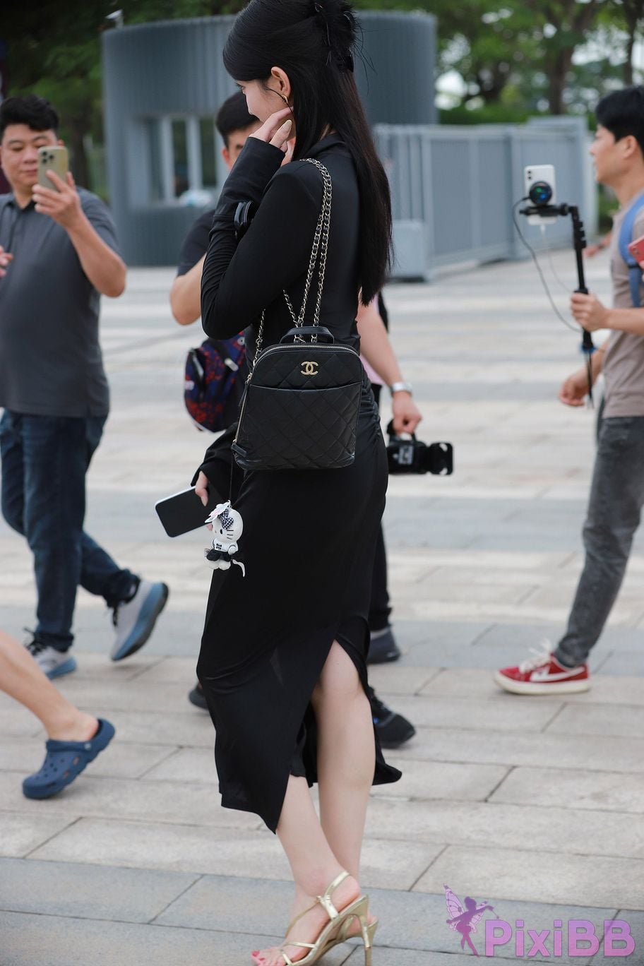 Featured Street Photography Works No.5386 black long skirt PixiBB.COM 057