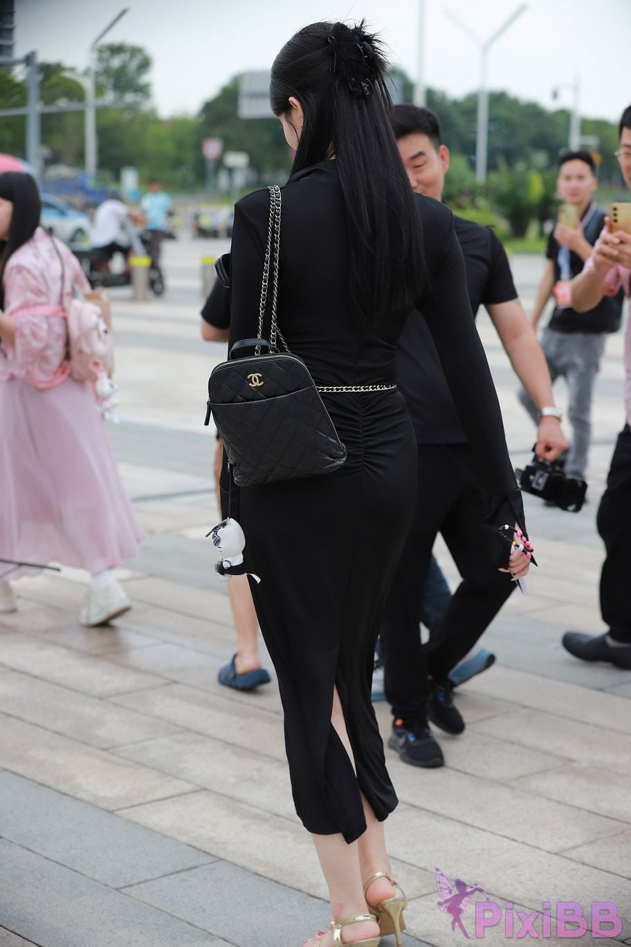 Featured Street Photography Works No.5386 black long skirt PixiBB.COM 061