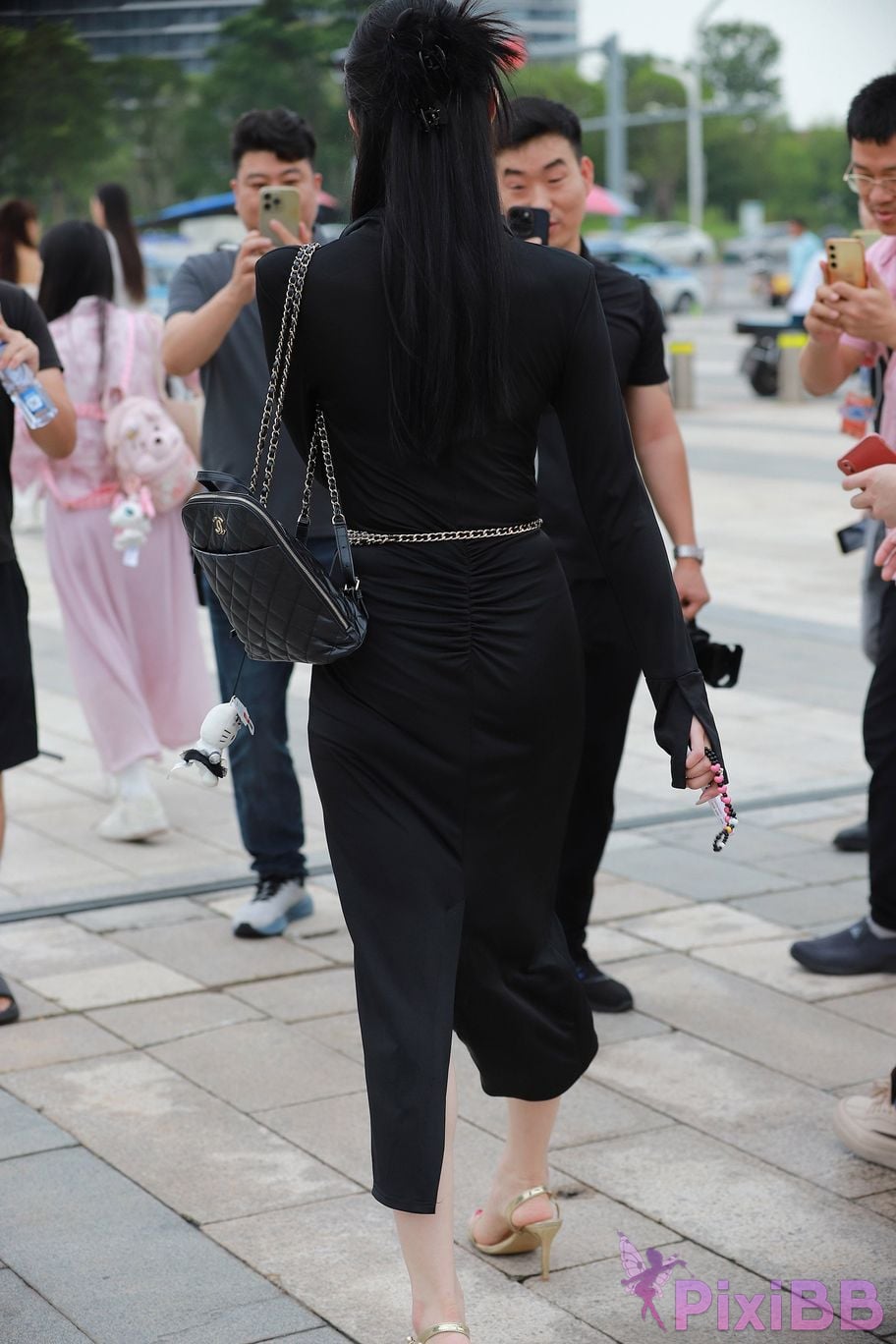 Featured Street Photography Works No.5386 black long skirt PixiBB.COM 065