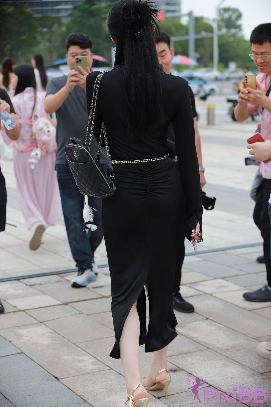 Featured Street Photography Works No.5386 black long skirt PixiBB.COM 066
