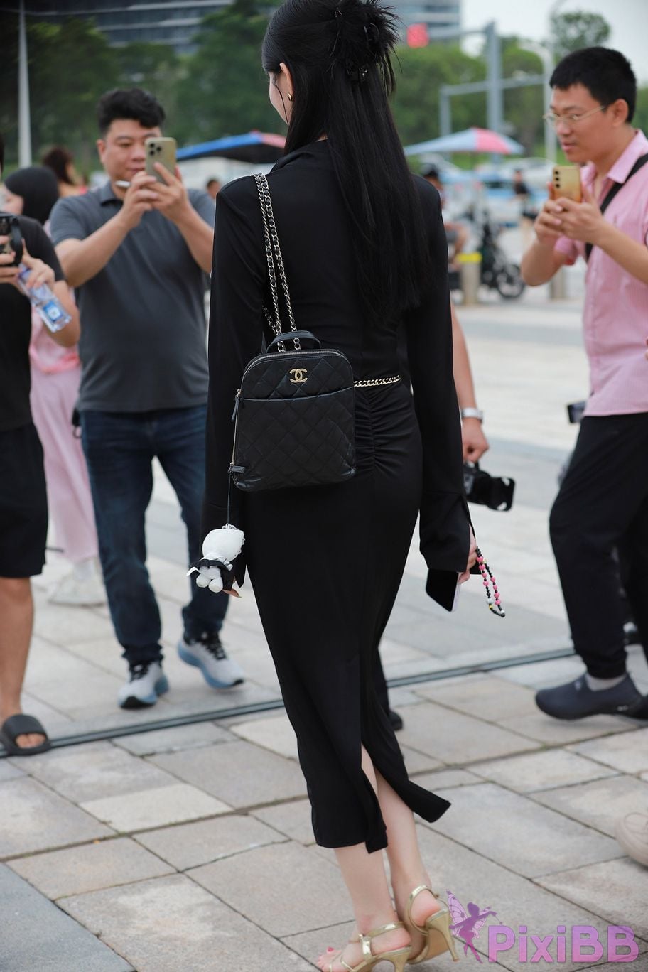 Featured Street Photography Works No.5386 black long skirt PixiBB.COM 069