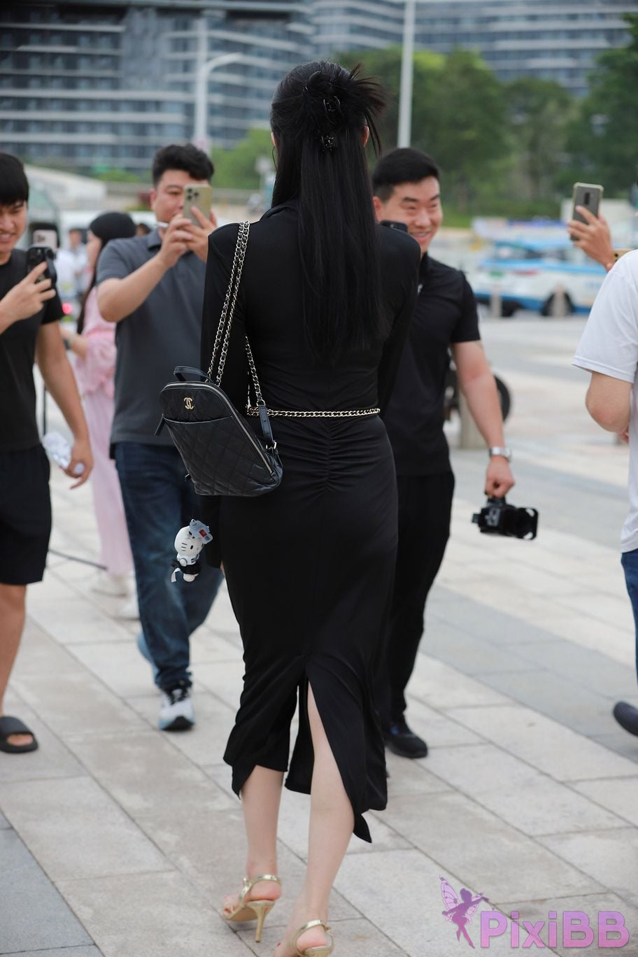 Featured Street Photography Works No.5386 black long skirt PixiBB.COM 072