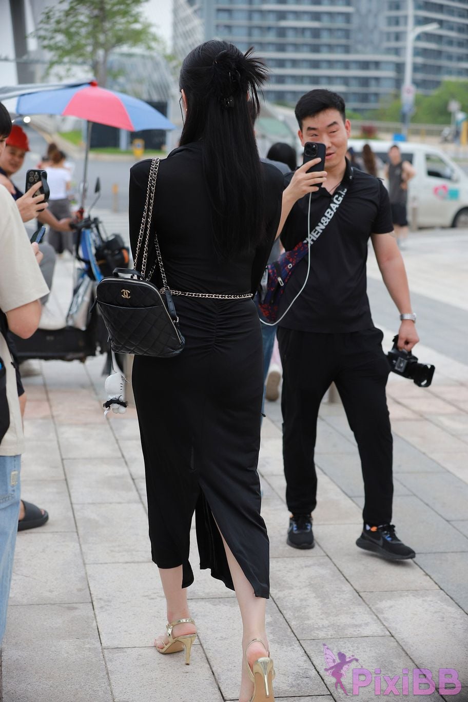 Featured Street Photography Works No.5386 black long skirt PixiBB.COM 084