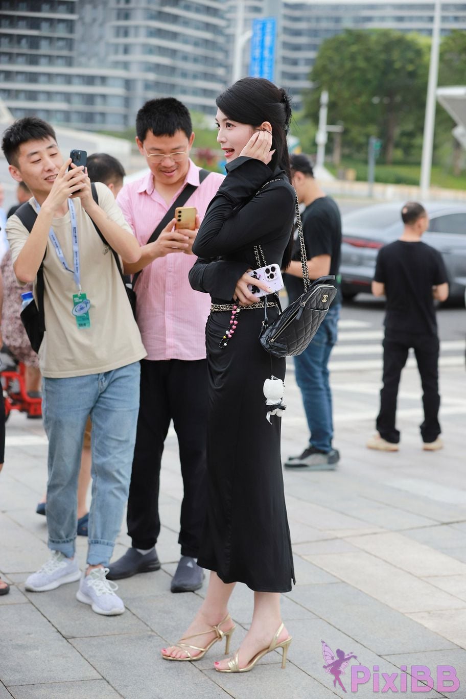 Featured Street Photography Works No.5386 black long skirt PixiBB.COM 091