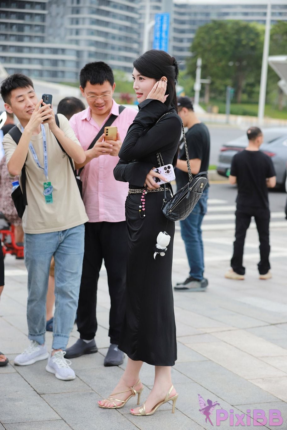 Featured Street Photography Works No.5386 black long skirt PixiBB.COM 092