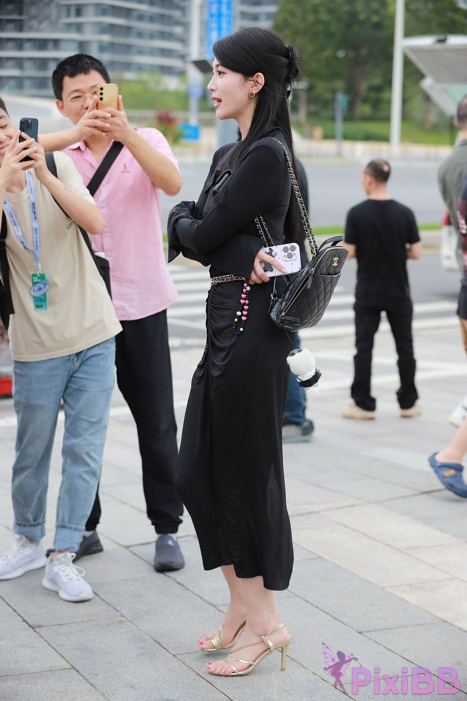 Featured Street Photography Works No.5386 black long skirt PixiBB.COM 095