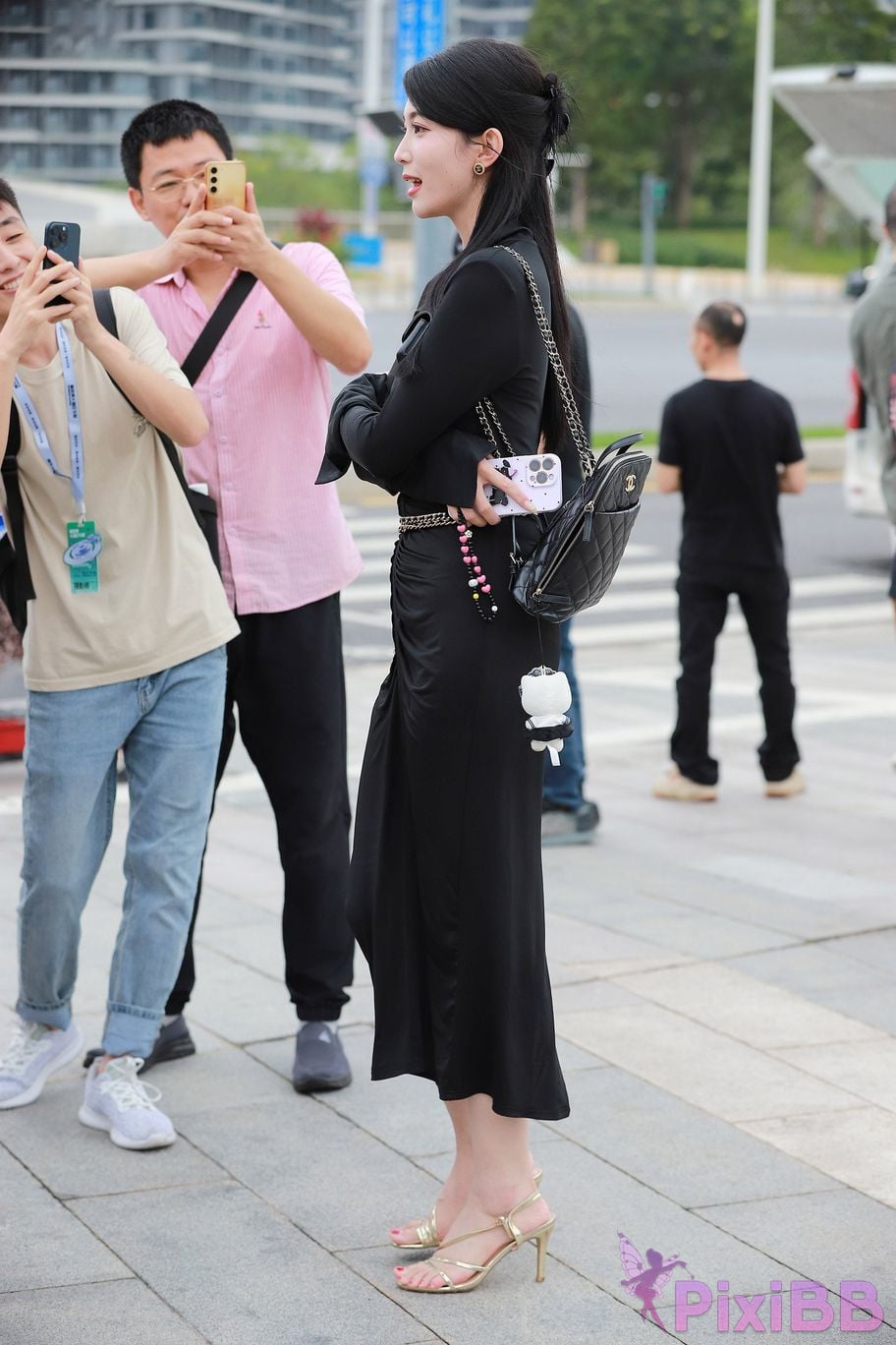 Featured Street Photography Works No.5386 black long skirt PixiBB.COM 096