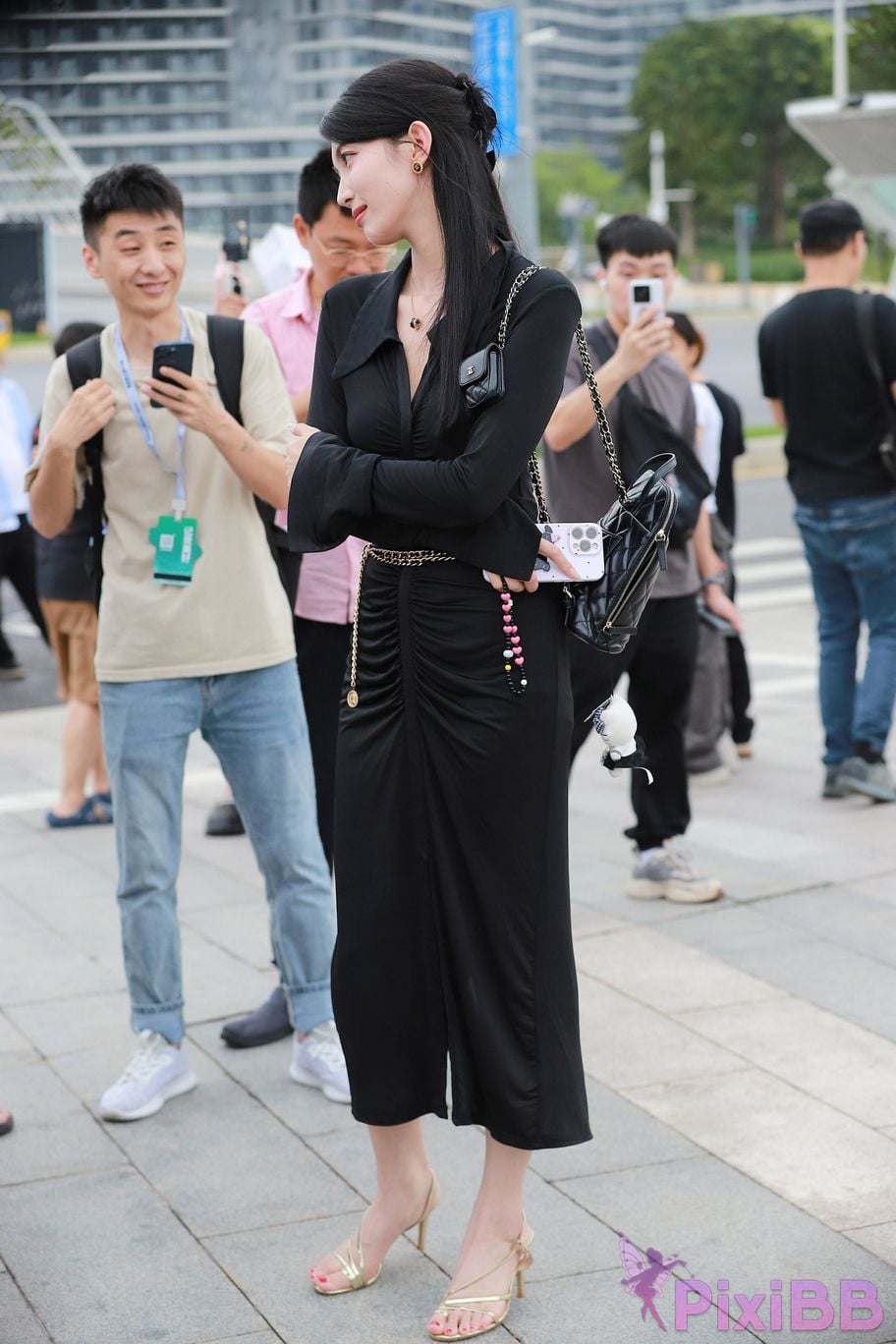 Featured Street Photography Works No.5386 black long skirt PixiBB.COM 097