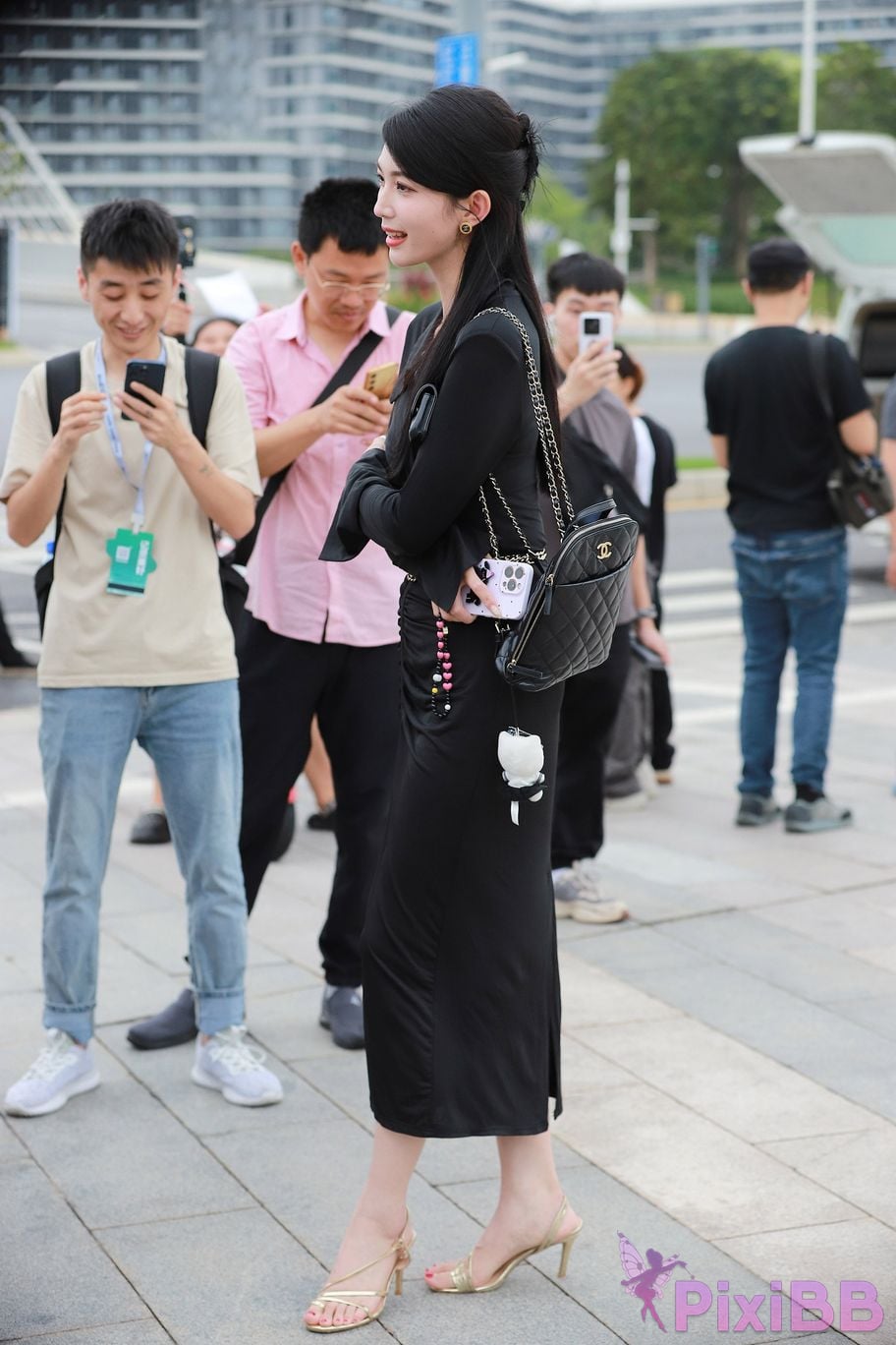 Featured Street Photography Works No.5386 black long skirt PixiBB.COM 099