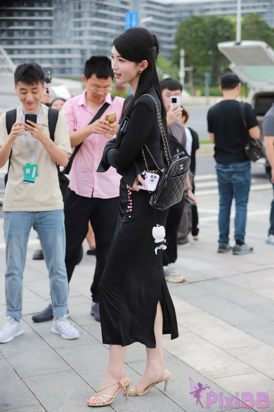 Featured Street Photography Works No.5386 black long skirt PixiBB.COM 100