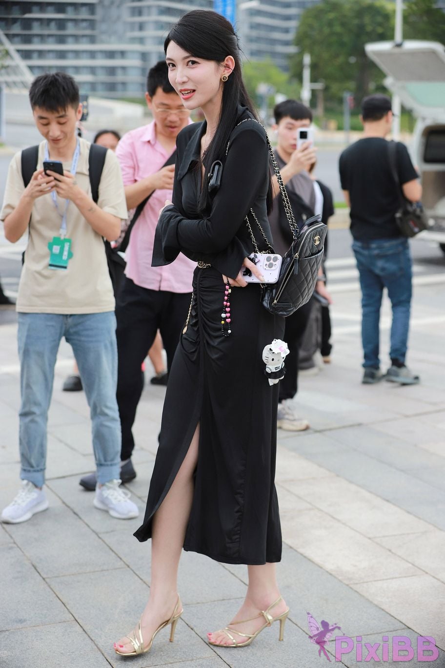 Featured Street Photography Works No.5386 black long skirt PixiBB.COM 101