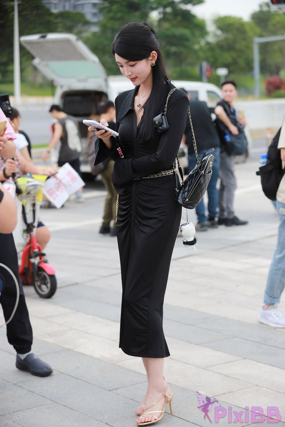 Featured Street Photography Works No.5386 black long skirt PixiBB.COM 117