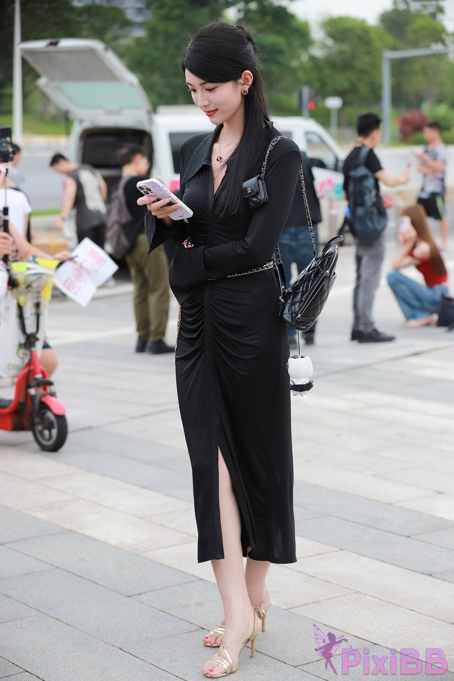 Featured Street Photography Works No.5386 black long skirt PixiBB.COM 120