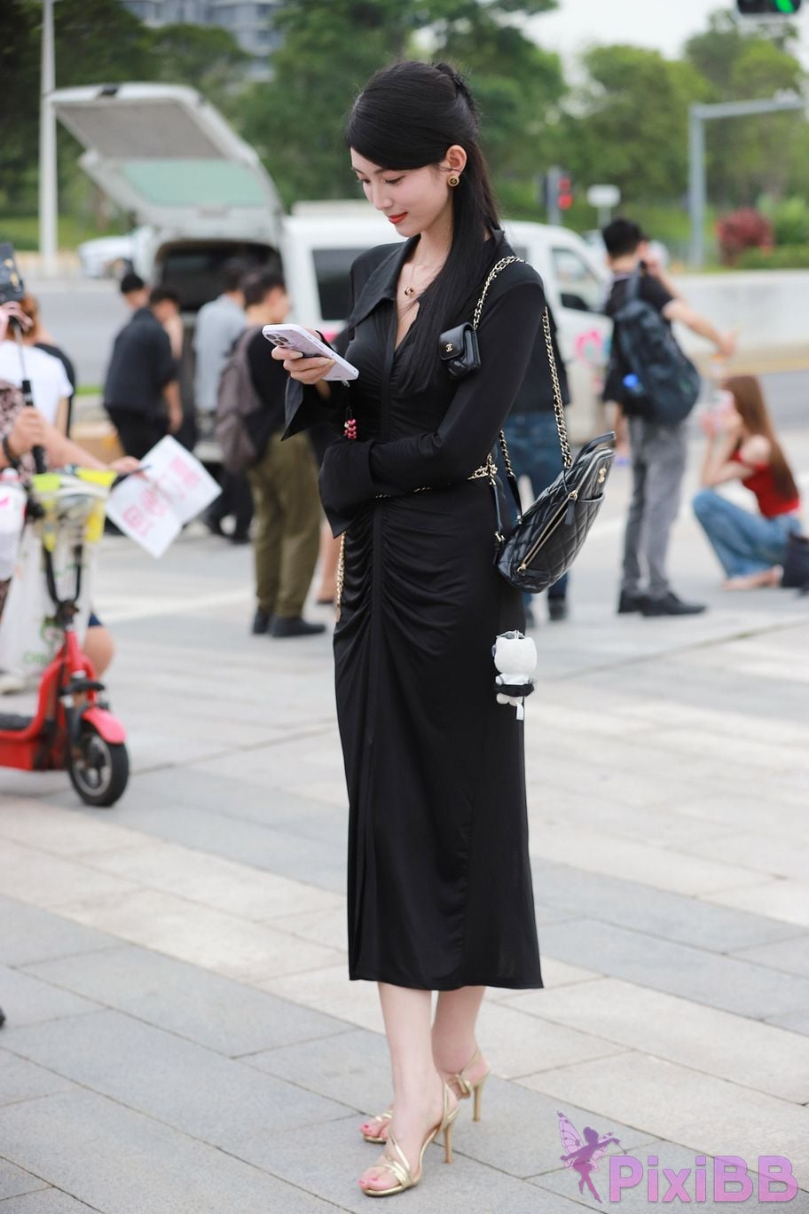 Featured Street Photography Works No.5386 black long skirt PixiBB.COM 122