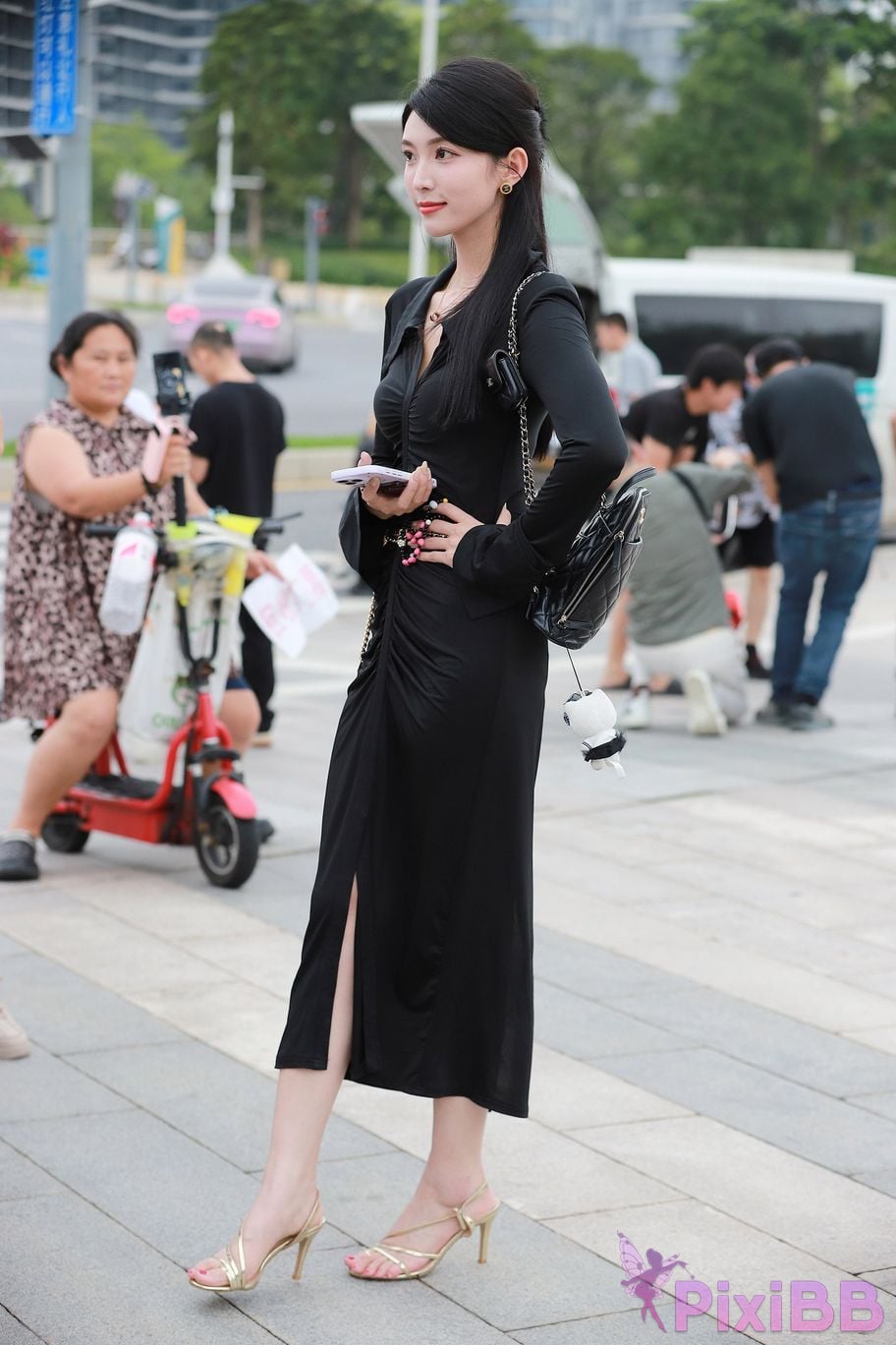 Featured Street Photography Works No.5386 black long skirt PixiBB.COM 125