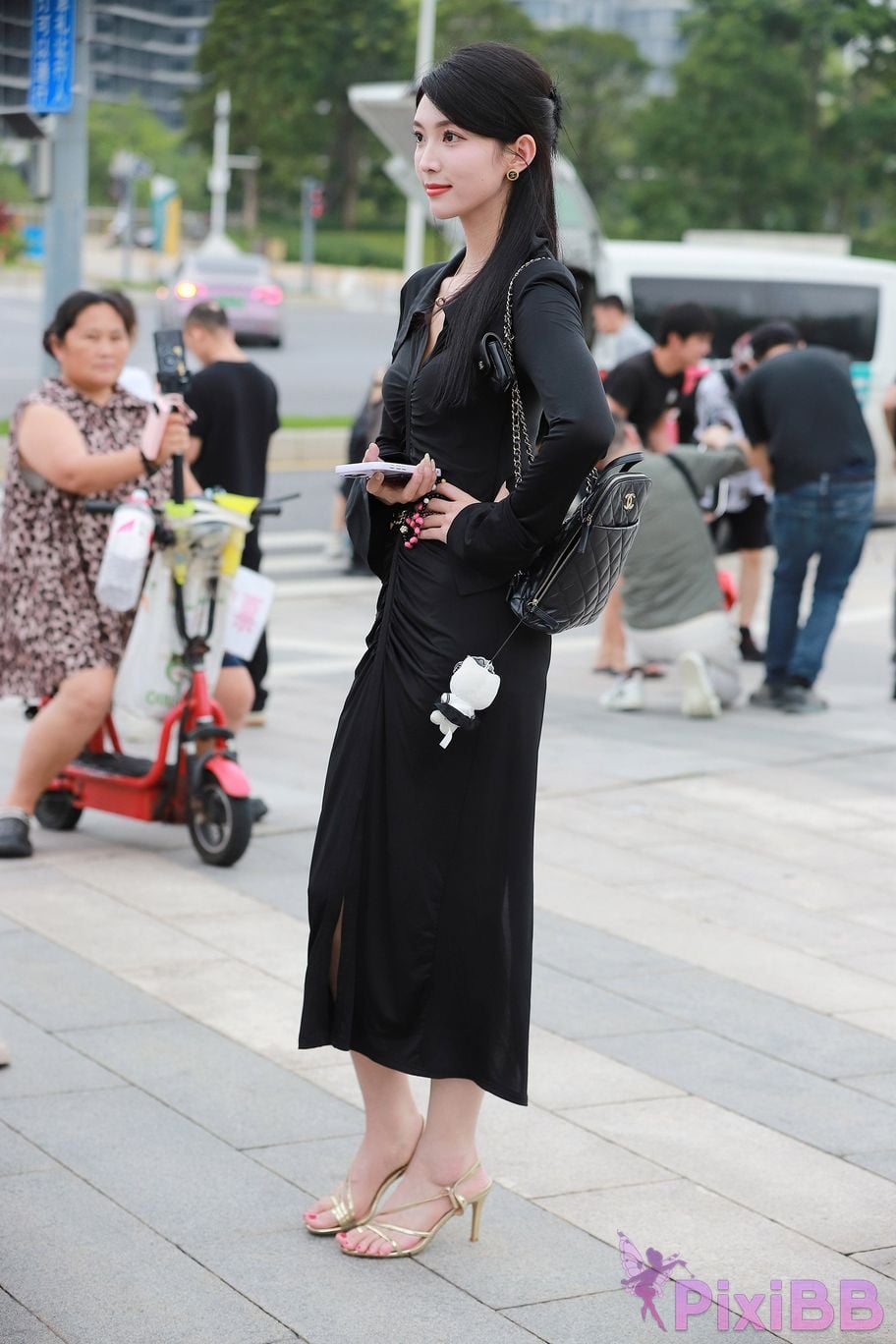 Featured Street Photography Works No.5386 black long skirt PixiBB.COM 127