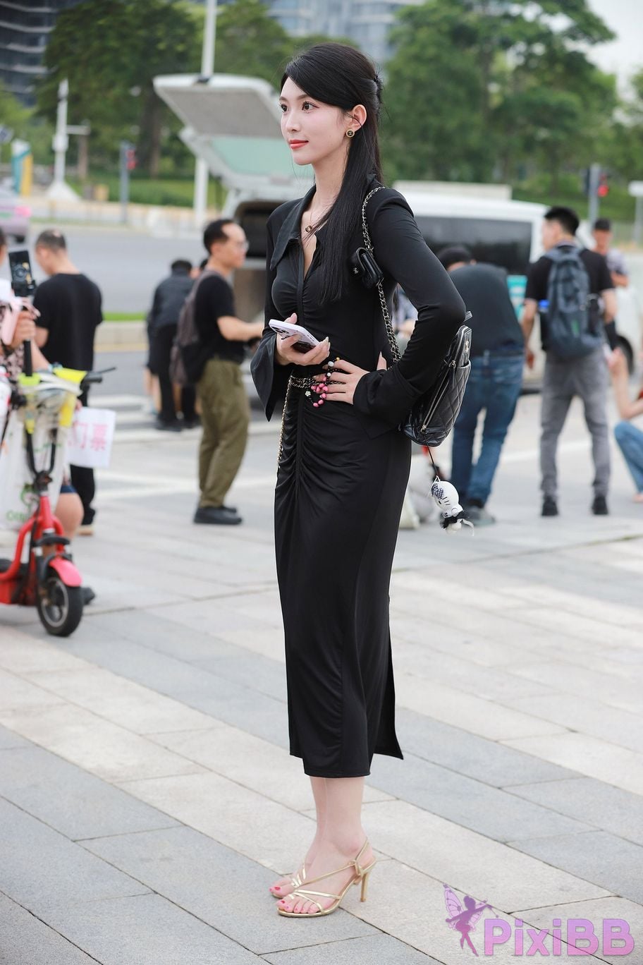 Featured Street Photography Works No.5386 black long skirt PixiBB.COM 130